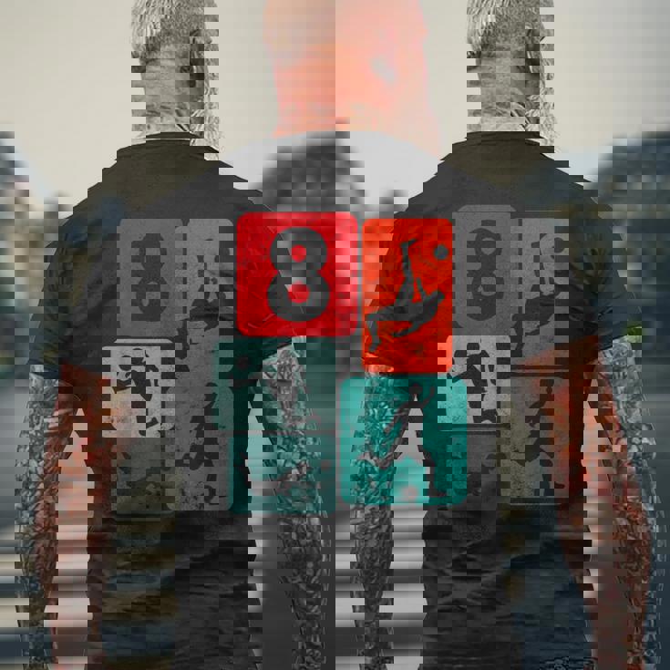 8歳の誕生日サッカー8歳の男の子サッカーサッカー メンズTシャツ バックプリント 高齢者への贈り物