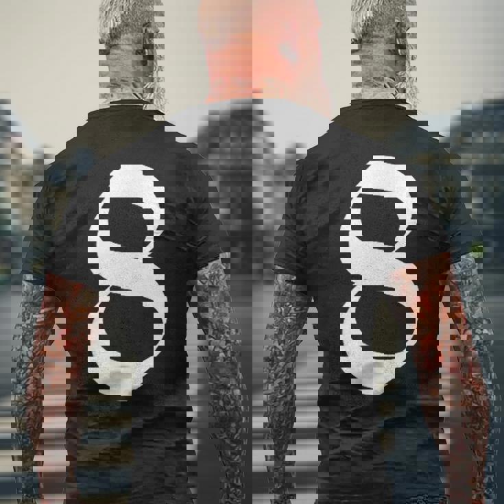 8番目 古英語の中世スタイルの8番 メンズTシャツ バックプリント 高齢者への贈り物