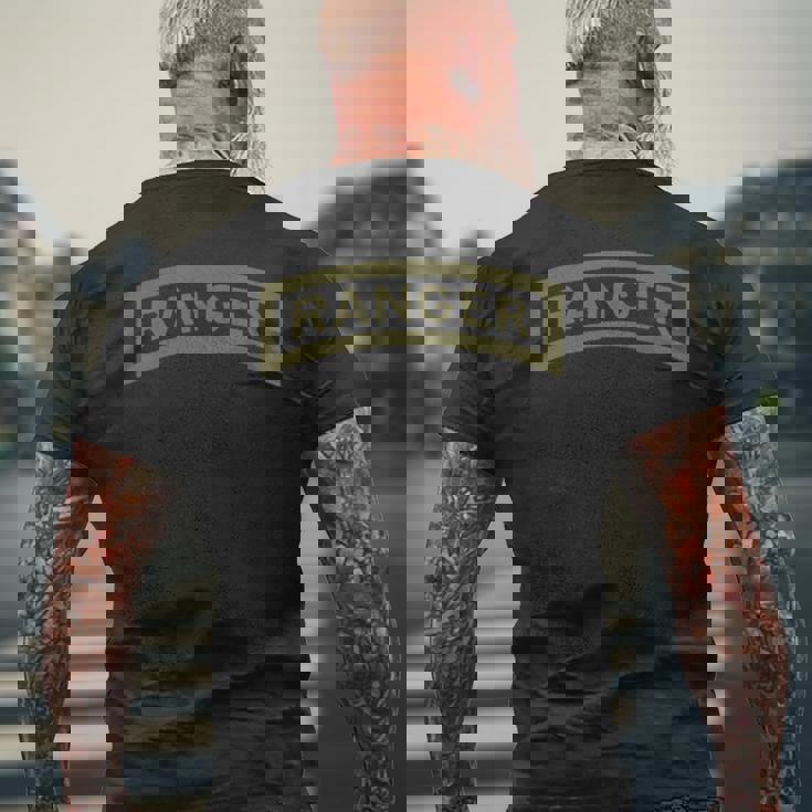 Army Ranger Tab Ocp 胸にグリーン メンズTシャツ バックプリント 高齢者への贈り物