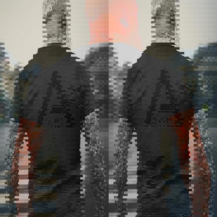 Async Backroom Pixels Research メンズTシャツ バックプリント 高齢者への贈り物