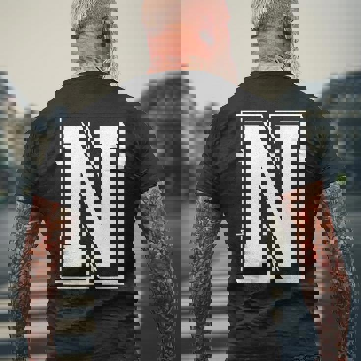 Best Friendshipseven Letters N From Friends メンズTシャツ バックプリント 高齢者への贈り物