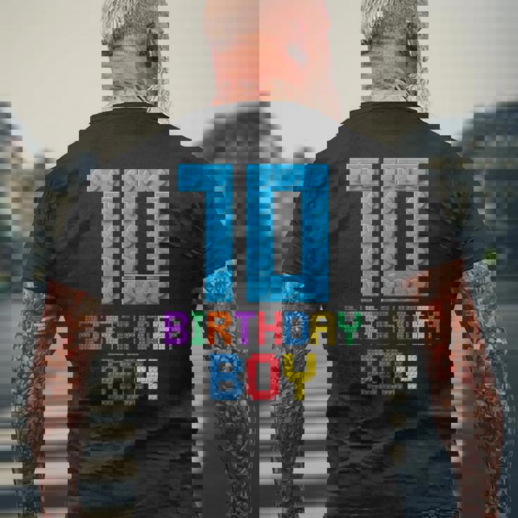 Building Bricks 10歳の誕生日 男の子 10年 マスタービルダー メンズTシャツ バックプリント 高齢者への贈り物