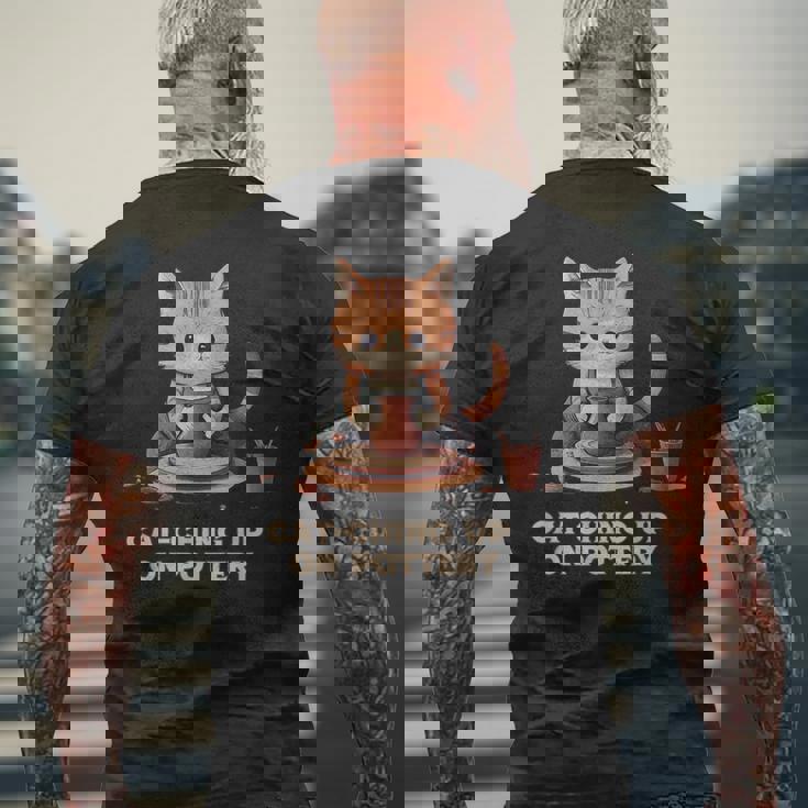 Cat-Ching Up On Pottery 面白い猫好きデザイン メンズTシャツ バックプリント 高齢者への贈り物