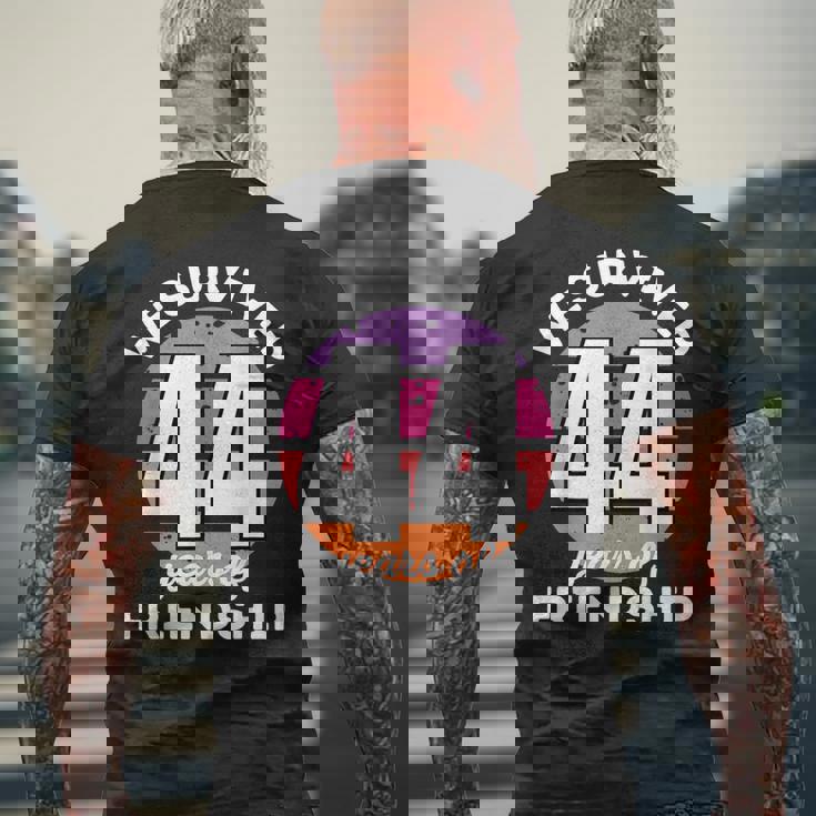 Celebrating 44 Years Of Friendship 面白いグループマッチング メンズTシャツ バックプリント 高齢者への贈り物