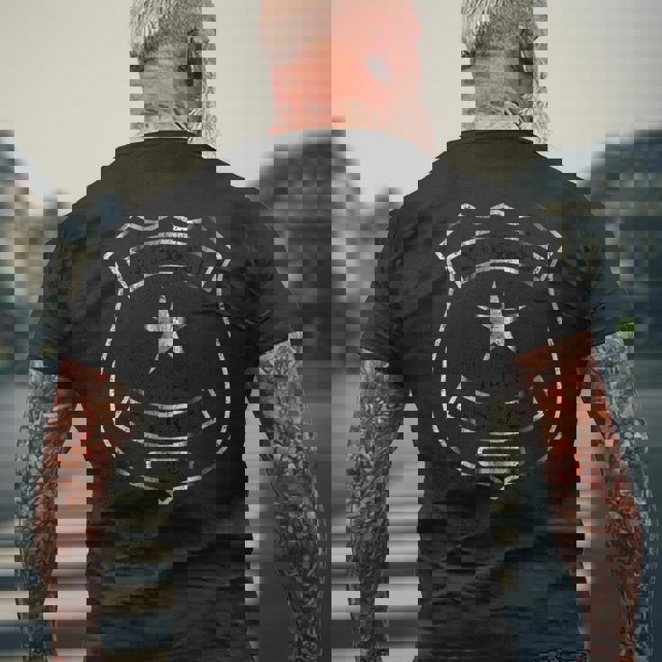 Distressed Defend The Police バッジ 1103 メンズTシャツ バックプリント 高齢者への贈り物