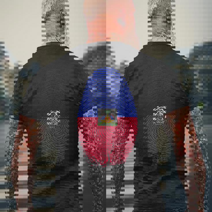 Haiti Flag Fingerprint Haitian For Haitians メンズTシャツ バックプリント 高齢者への贈り物