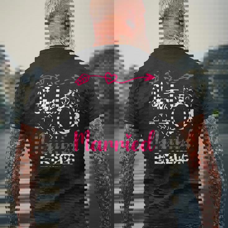 Just Married 2026 Couple Lune De Miel Amoureux De Fiancée T-shirt imprimé au dos Cadeaux pour les vieillards