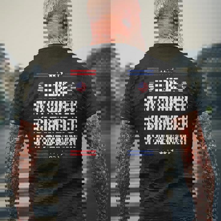 I Love My Country Ashamed Of My Government Usa 愛国的 メンズTシャツ バックプリント 高齢者への贈り物