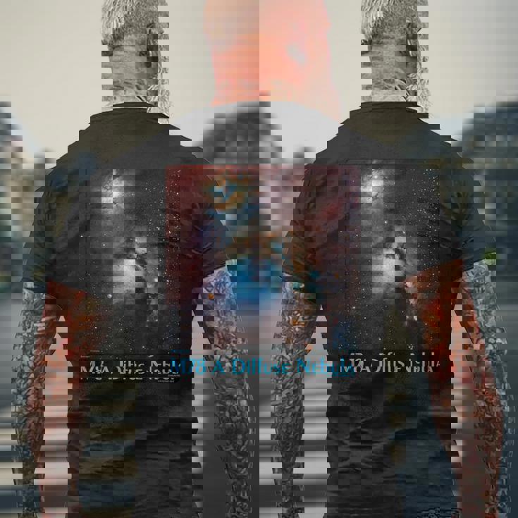 M78 拡散星雲メシエ 78 宇宙天文学 メンズTシャツ バックプリント 高齢者への贈り物