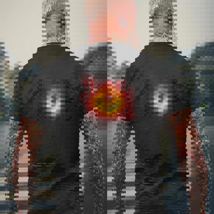 M87 射手座 ブラックホール ファーストフォトtシャツ メンズTシャツ バックプリント 高齢者への贈り物