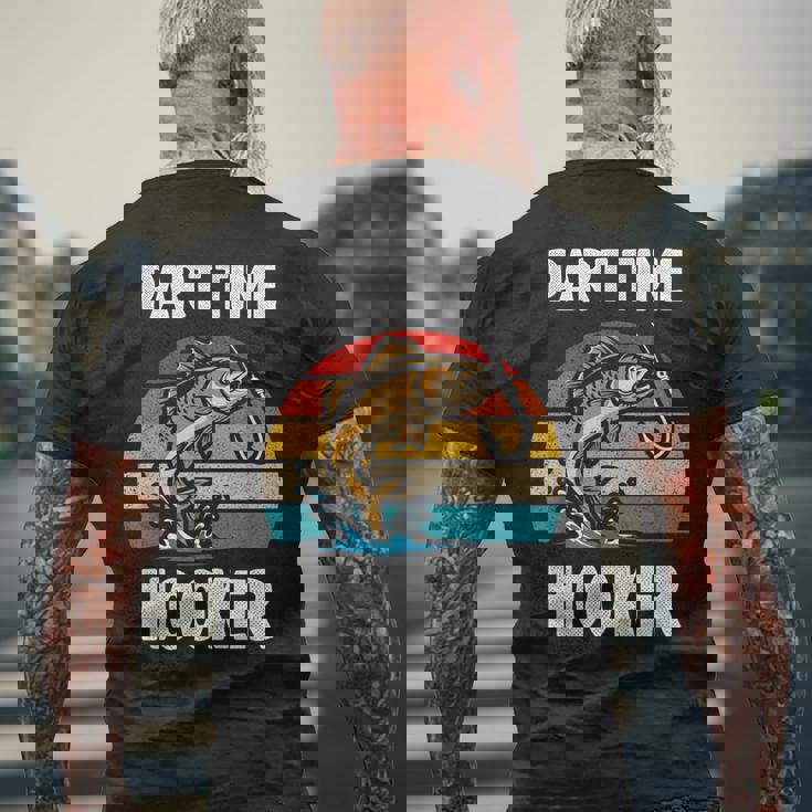 Part Time Hooker Fishing Hobbyist メンズTシャツ バックプリント 高齢者への贈り物