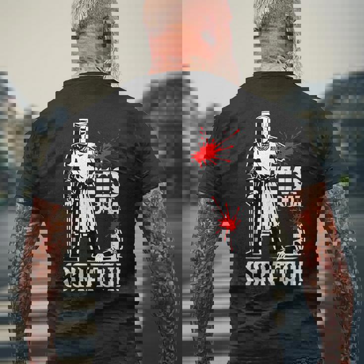 Tis But Acratch 面白い 中世の戦士 ユーモア 騎士 メンズTシャツ バックプリント 高齢者への贈り物