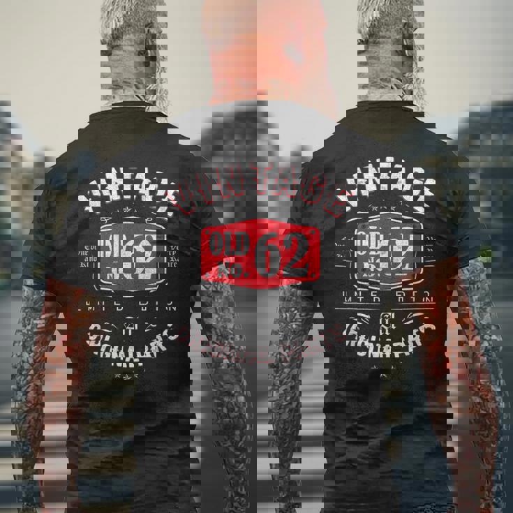 Vintage 1960 ヴィンテージ 1960年生まれ 62歳の誕生日ギフトアイデア 62歳 メンズTシャツ バックプリント 高齢者への贈り物