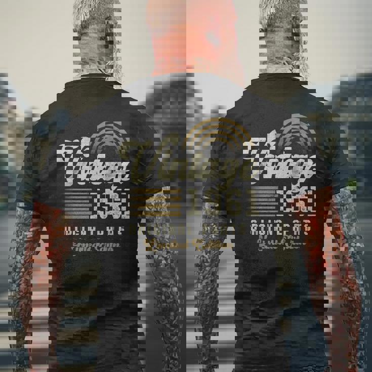 Vintage 1961 オリジナルパーツ 65歳の誕生日 メンズTシャツ バックプリント 高齢者への贈り物