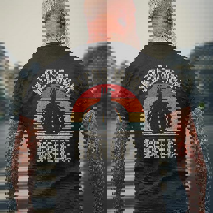 Vintage Retro Needs More ガーリック ガーリック ニンニク科医 クックシェフ メンズTシャツ バックプリント 高齢者への贈り物