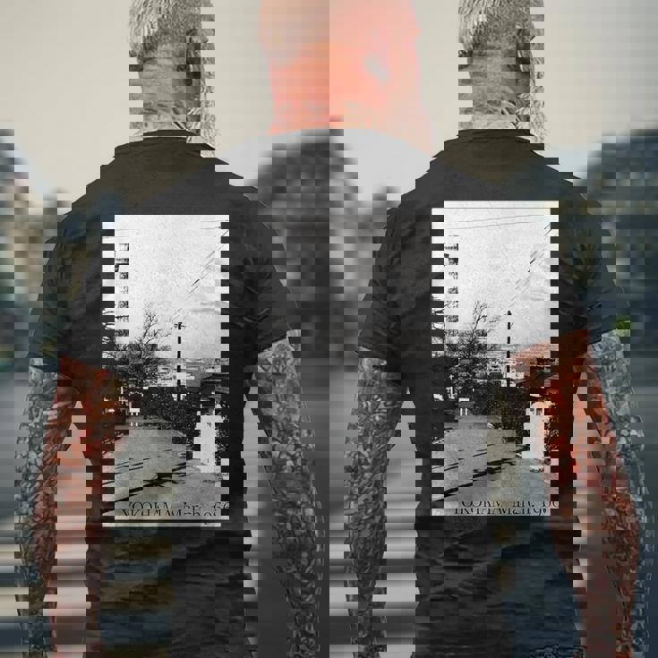 Yokohama Yamashita Pier 1966年3月 モノクローム写真 メンズTシャツ バックプリント 高齢者への贈り物