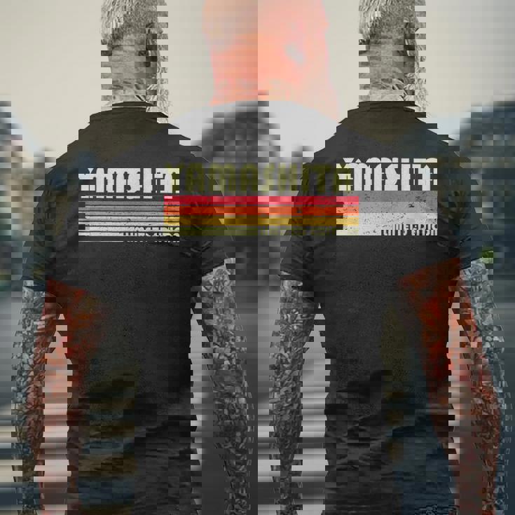 【山下 やました】名前 名字 家族お揃い ギャグ ネタ ウケ狙い 贈り物 ギフト 面白い おもしろ メンズTシャツ バックプリント 高齢者への贈り物