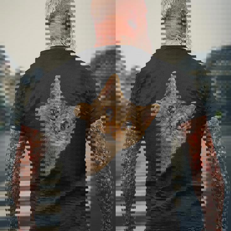 【覗くネコ】猫 にゃんこ 猫好き 猫 可愛い ネコ 子猫 ネコ好き 面白い 変な 遊び心 ネタ ウケ狙い おもしろ メンズTシャツ バックプリント 高齢者への贈り物