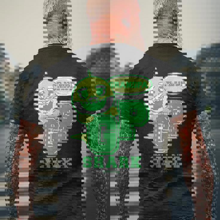 おじいちゃんシャーク・レトロ・ベイシャーク・サメもぞくプレゼント・キッズ・メンズ・ウーマンズ メンズTシャツ バックプリント 高齢者への贈り物