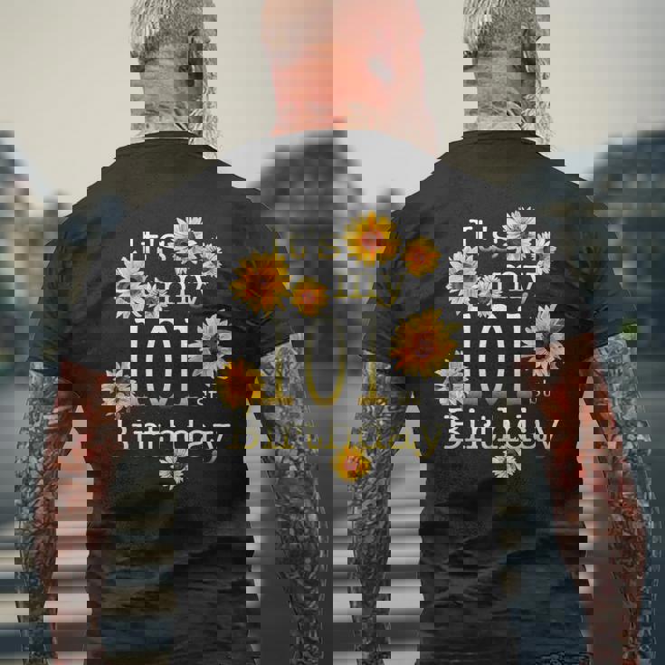 かわいいひまわり その私の101歳の誕生日 101歳の誕生日 メンズTシャツ バックプリント 高齢者への贈り物