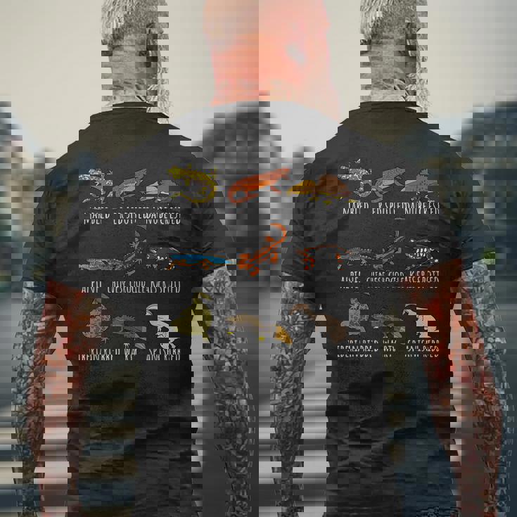 イモリ愛好家のためのかわいい種類のイモリサンショウウオ種チャート メンズTシャツ バックプリント 高齢者への贈り物