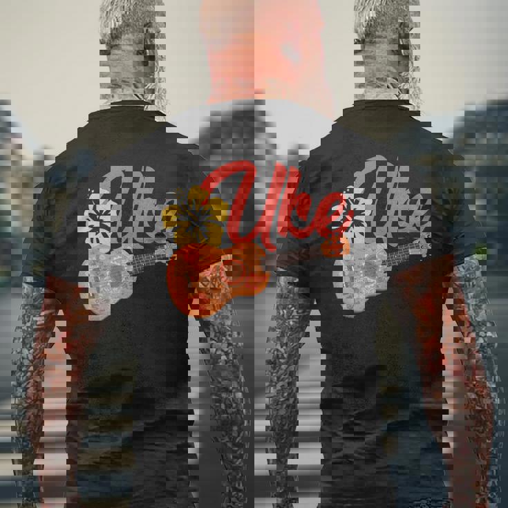 ウクレレギターギタリスト楽器 メンズTシャツ バックプリント 高齢者への贈り物