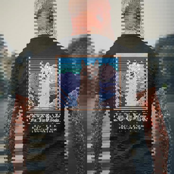 エクアドル山脈コトパクシ国立公園のかわいいラマ メンズTシャツ バックプリント 高齢者への贈り物