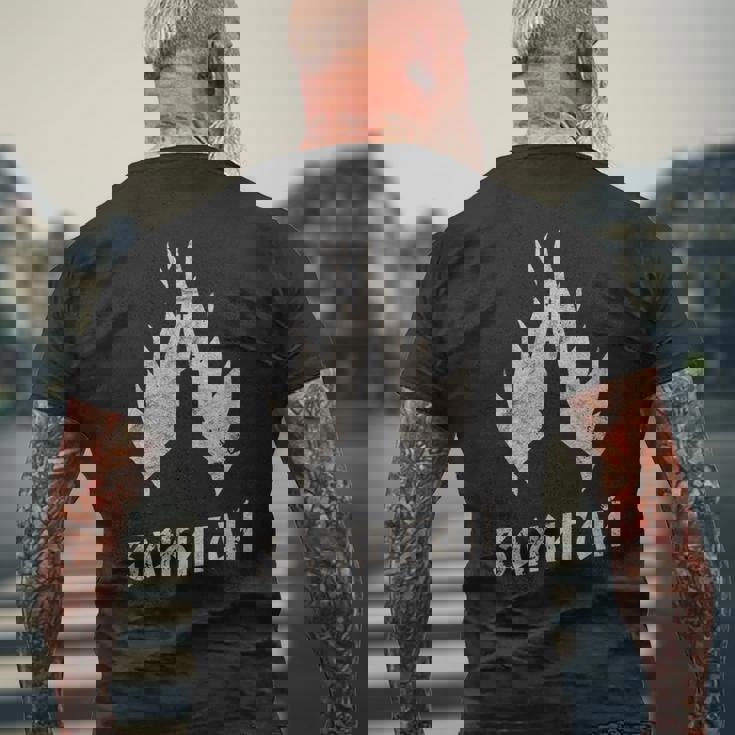 オカルト滞在ライトロシア語キリルゴシックバーニング教会グリム メンズTシャツ バックプリント 高齢者への贈り物