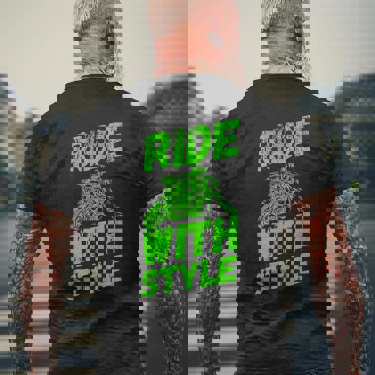 オートバイファンのためのスタイルヴィンテージ引用で乗る メンズTシャツ バックプリント 高齢者への贈り物