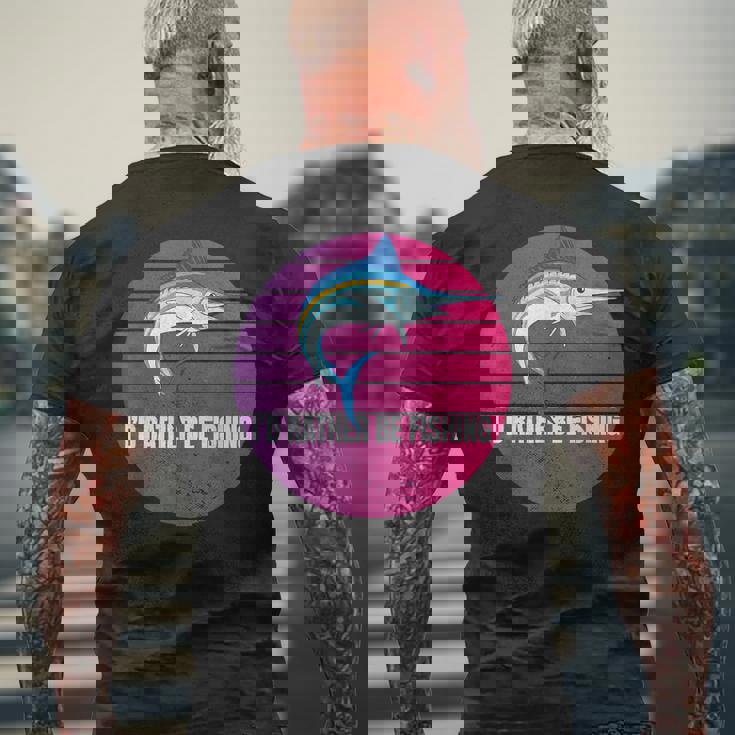 カジキ 水面から カジキバショウ バショウカジキ 深海釣り メンズTシャツ バックプリント 高齢者への贈り物