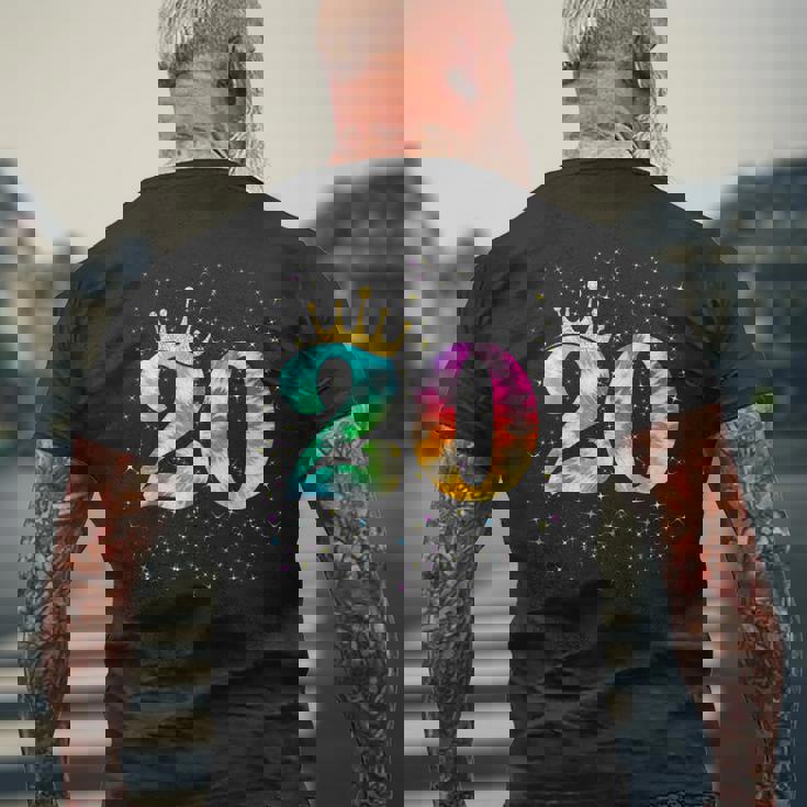 カラフルな絞り染め 20歳の女児 20歳の誕生日 メンズTシャツ バックプリント 高齢者への贈り物