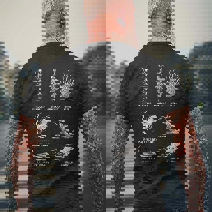 カンブリア紀 生き物 化石 古美術 進化 科学 恋人 メンズTシャツ バックプリント 高齢者への贈り物