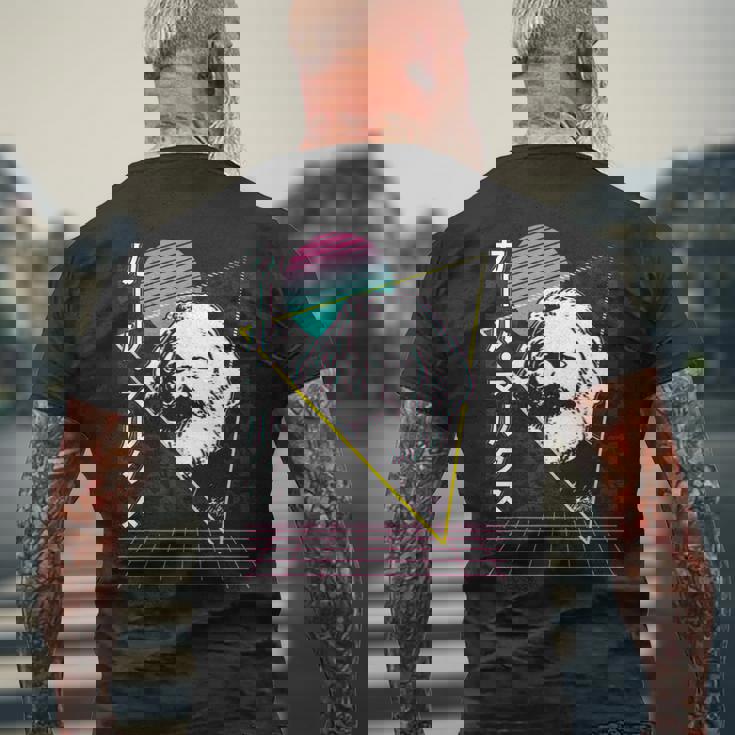 カール・マルクス 共産主義 共産主義 ヴェイパーウェーブ 美学 レトロ 80年代 メンズTシャツ バックプリント 高齢者への贈り物