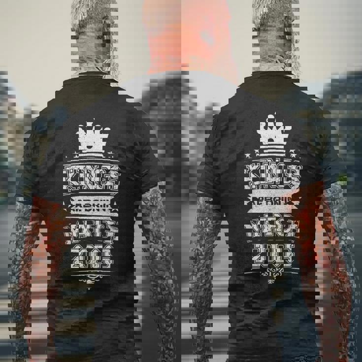 キングスは2006年3月に誕生 20歳の誕生日 男性 男の子 メンズTシャツ バックプリント 高齢者への贈り物