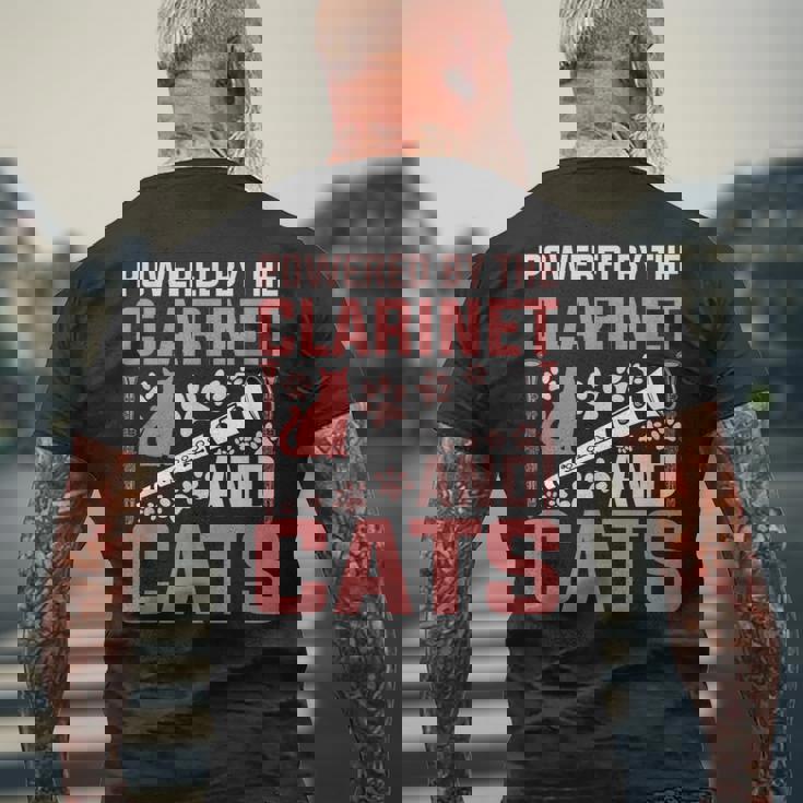 クラリネットとキャッツの面白いクラリネットプレーヤーがパワーアップ。 メンズTシャツ バックプリント 高齢者への贈り物