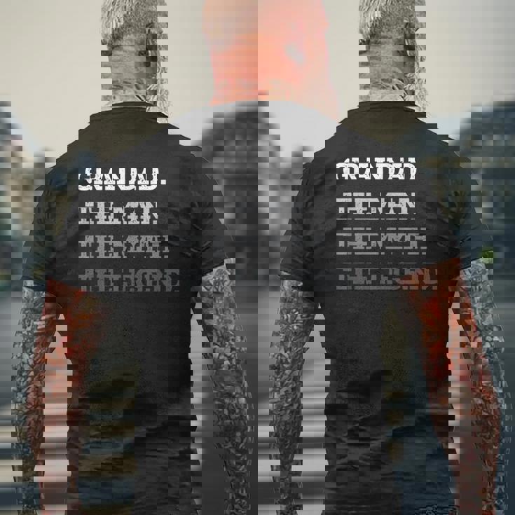 クールおじいちゃん The Man The Myths The Legend The Legend おじいちゃん メンズTシャツ バックプリント 高齢者への贈り物