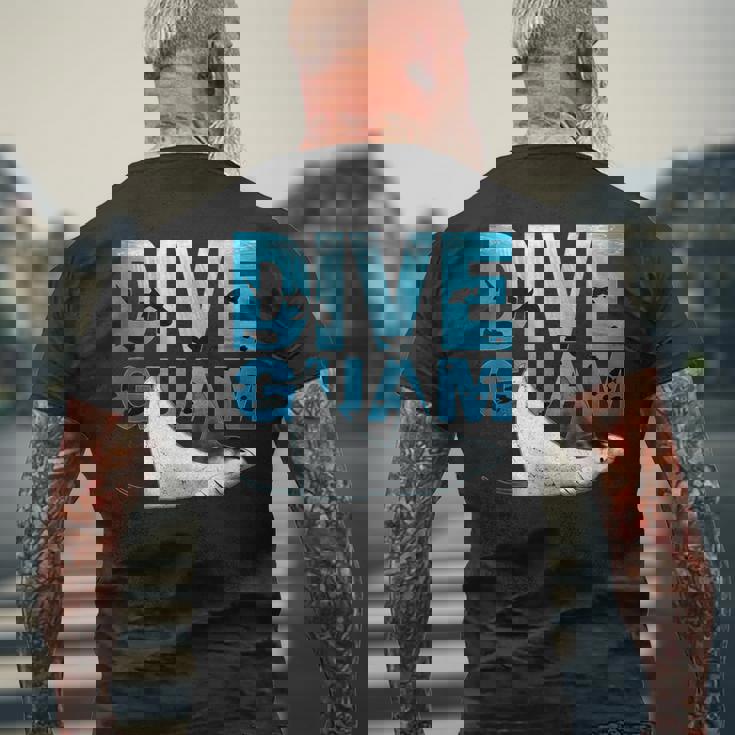 グアムマンタでのダイビング メンズTシャツ バックプリント 高齢者への贈り物