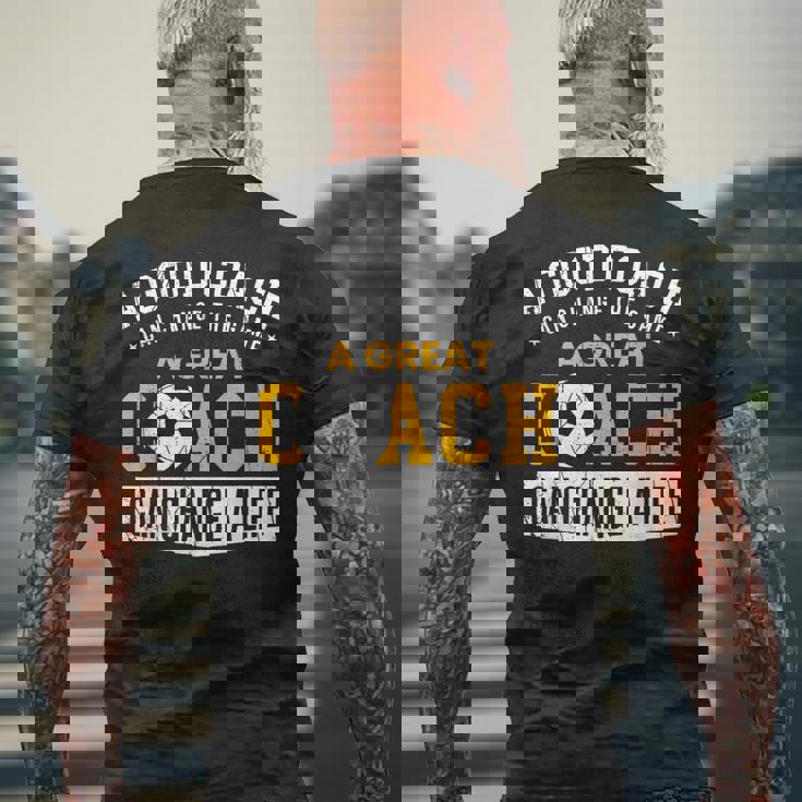 サッカーコーチ ギフト 感謝チーム プレイヤー ラブスポーツチーム メンズTシャツ バックプリント 高齢者への贈り物