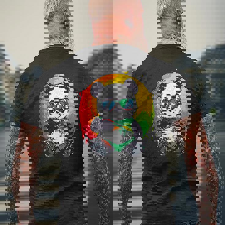 サングラス付きパンダ ラスタカラー メンズTシャツ バックプリント 高齢者への贈り物