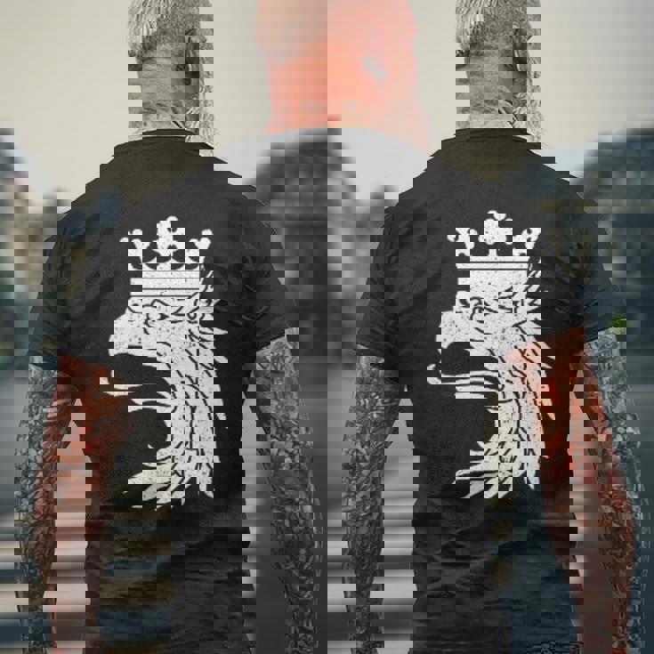 スカニア スウェーデン コート・オブ・アームズ フラッグ グリフィン メンズTシャツ バックプリント 高齢者への贈り物