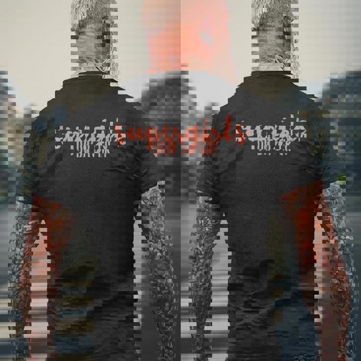 スーパーガールズ・ドント・クライ メンズTシャツ バックプリント 高齢者への贈り物