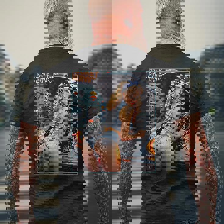 セクシーガールグラフィックtシャツ セクシーなブロンドメカニックピンナップガール メンズTシャツ バックプリント 高齢者への贈り物