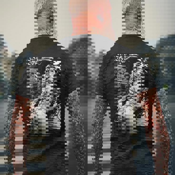 セクシーガールグラフィックtシャツ セクシーブロンドメカニックピンナップガールbw メンズTシャツ バックプリント 高齢者への贈り物