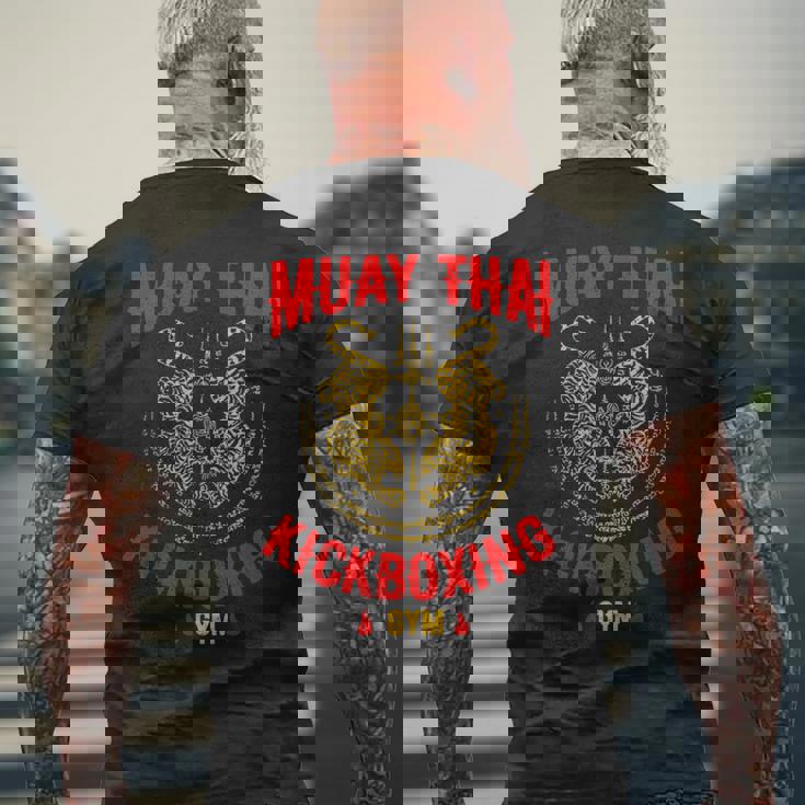 タイガームエタイキックボクシングジムmmaトレーニングギフト メンズTシャツ バックプリント 高齢者への贈り物