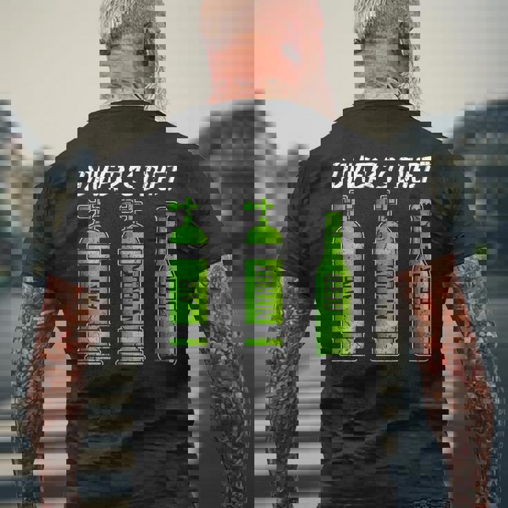 ダイバー ダイエット ビール おもしろ スキューバダイビング メンズTシャツ バックプリント 高齢者への贈り物