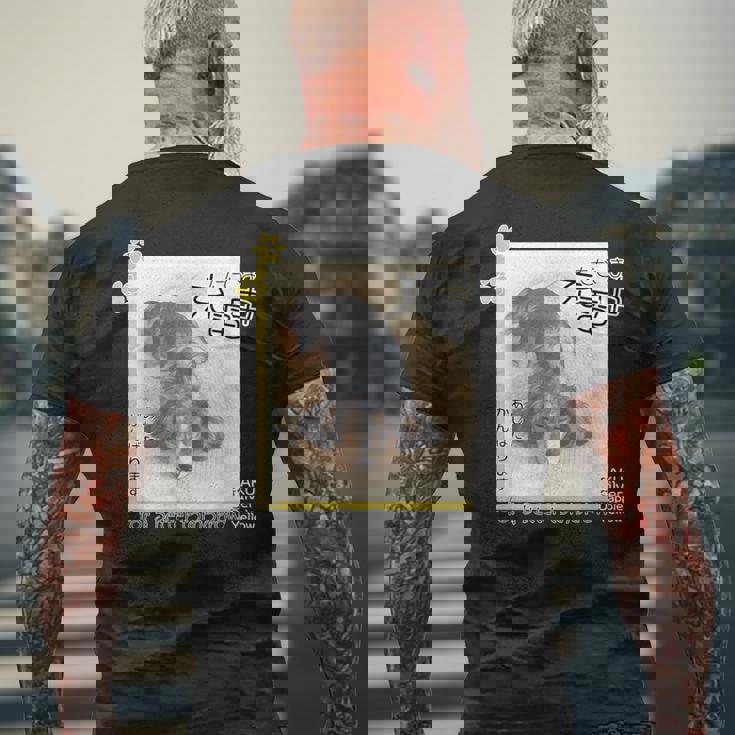 ダックス ミニチュアダックス シルバーダップル らく 充電中 明日がんばる 犬 メンズTシャツ バックプリント 高齢者への贈り物