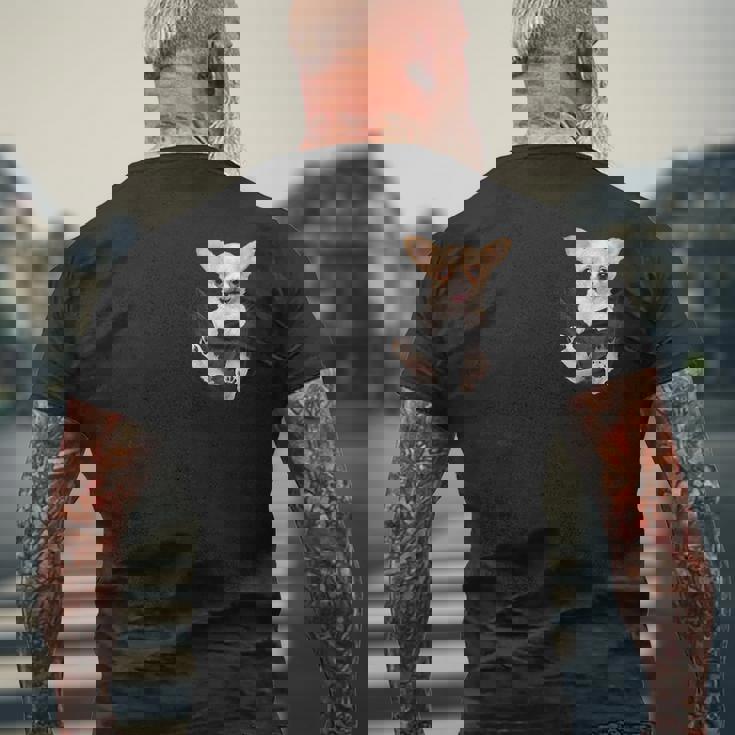 チワワ愛好家のためのあなたのポケットの中の面白いチワワ メンズTシャツ バックプリント 高齢者への贈り物