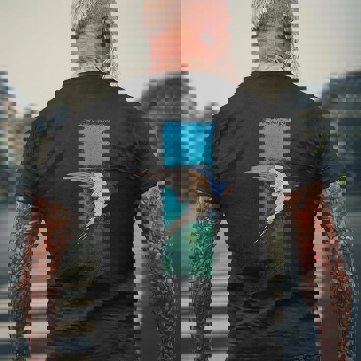 ツバメ鳥のグラフィック メンズTシャツ バックプリント 高齢者への贈り物