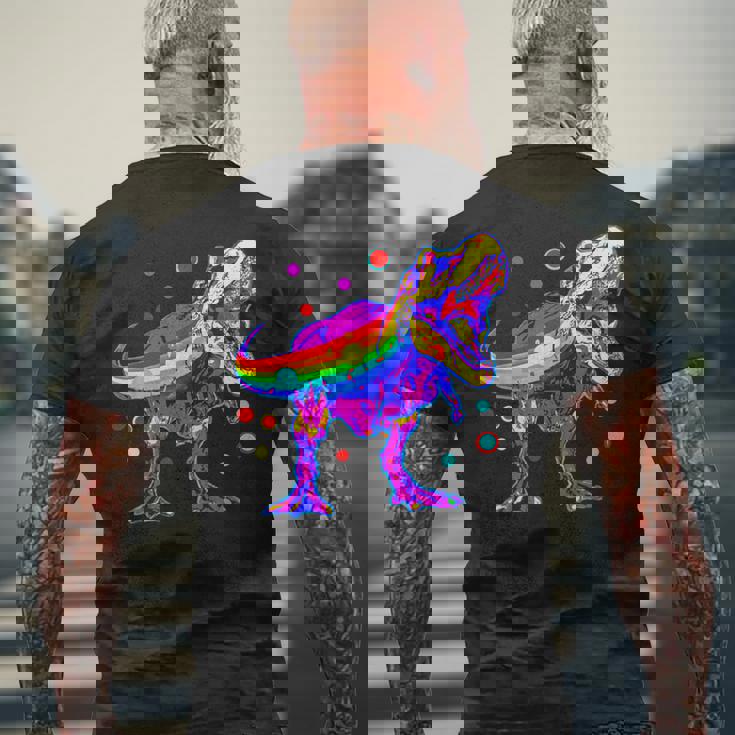 ティラノサウルス レックス 虹色 恐竜 恋人 デザイン メンズTシャツ バックプリント 高齢者への贈り物