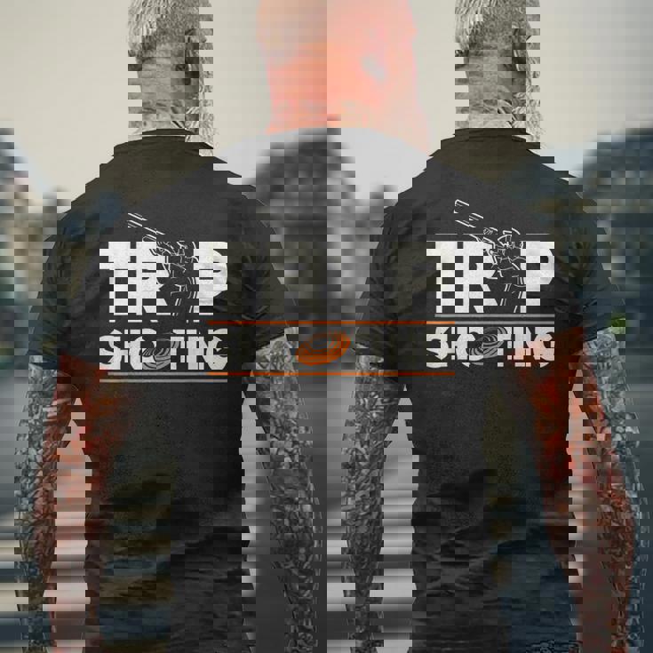 トラップ射撃 ピジョン ショットガン からのプル トラップ クレー射撃 メンズTシャツ バックプリント 高齢者への贈り物